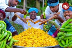 ببینید؛ غذای روستایی در هند؛ تهیه چیپس موز با روغن نارگیل در طبیعت