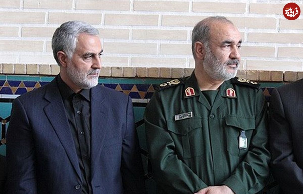 عکس؛ سفر به تاریخ؛ «سردار سلیمانی و سردار سلامی» در عزاداری شام غریبان در حضور رهبر انقلاب؛ سال 95