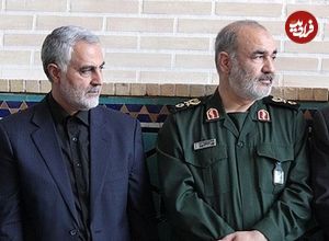 عکس؛ سفر به تاریخ؛ «سردار سلیمانی و سردار سلامی» در عزاداری شام غریبان در حضور رهبر انقلاب؛ سال 95