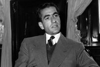 عکس؛ سفر در زمان؛ «محمدرضا پهلوی بعد ترور و روی تخت بیمارستان»؛ سال 1327