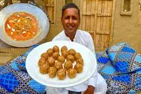 ببینید؛ غذای روستایی در پاکستان؛ پخت کوفته محلی با گوشت چرخ کرده