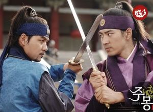 عکس| سفر زمان؛ «جومونگ» با «مسلسل» در پشتصحنه یک سریال؛ 4 سال بعد از سریال جومونگ