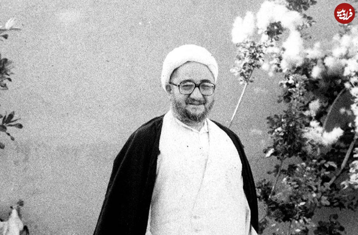 عکس| سفر در زمان؛ «محمدصادق خلخالی» با قطار فشنگ و اسلحه در جبهه؛ دهه 60