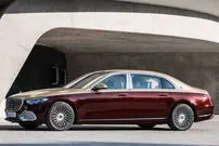 (ویدیو) تست تصادف بین میباخ S 680 با BMW M8 در سرعت های مختلف