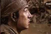 عکس| سفر به تاریخ؛ چهرۀ خندان «جومونگ» بعد از بیرون آمدن از باتلاق در پشت‌صحنه