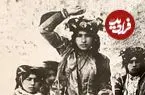 عکس| سفر به ایران قدیم؛ رقص «دختران کولی» در یک روستا در غرب ایران