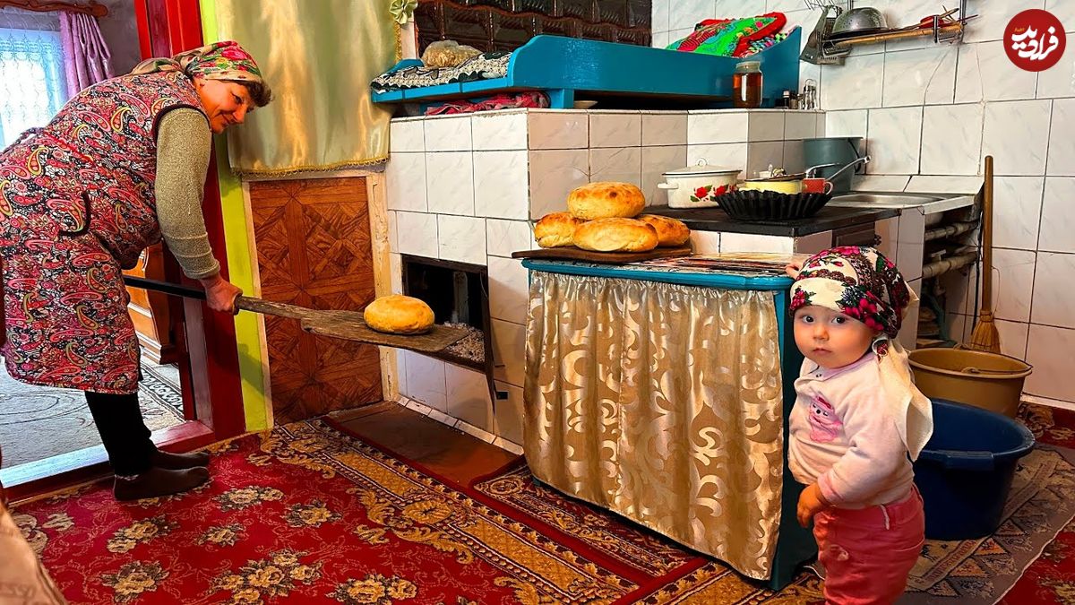 ببینید؛ غذای روستایی در اوکراین؛ ساخت چاقو و پخت نان سنتی در کوهستان کارپات