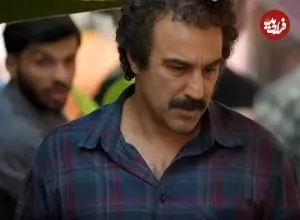 عکس| سفر در زمان؛ «نقی، ارسطو و ارشاد» سریال پایتخت 7 روی دیوار چین؛ سال 94