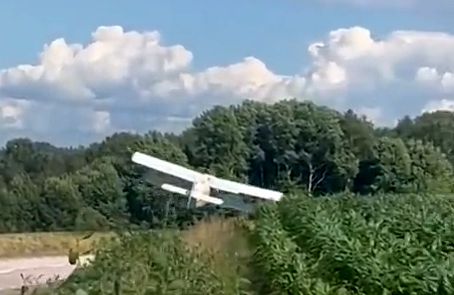 (ویدیو) لحظه ترسناک برخورد هواپیما با درختان پس از برخاستن از زمین!