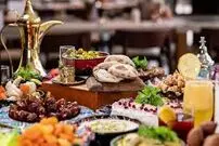 (ویدئو) افطاری مفصل و لاکچری خلیفه ابوظبی به مردم 