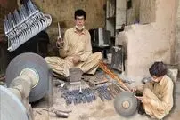 ببینید| فرآیند دیدنی تولید قیچی به روش سنتی در کارگاهی در پاکستان