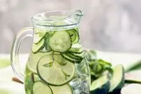 یک افزودنی جالب به آب آشامیدنی؛ از کاهش وزن تا پوست سالم + روش تهیه