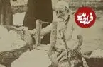 عکس| سفر زمان؛ «پنبه‌زن پیر و پنبه‌زن جوان» در حال کار؛ دوران قاجار