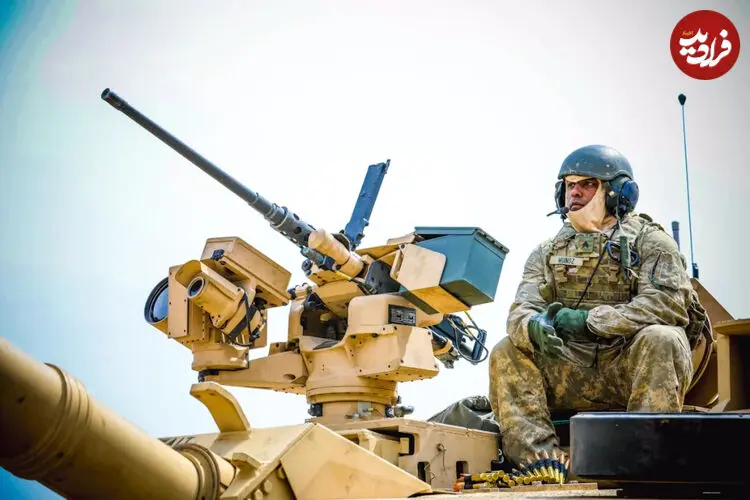 حداکثر قد مجاز برای نشستن پشت فرمان تانک آمریکایی M1 Abrams چقدر است؟