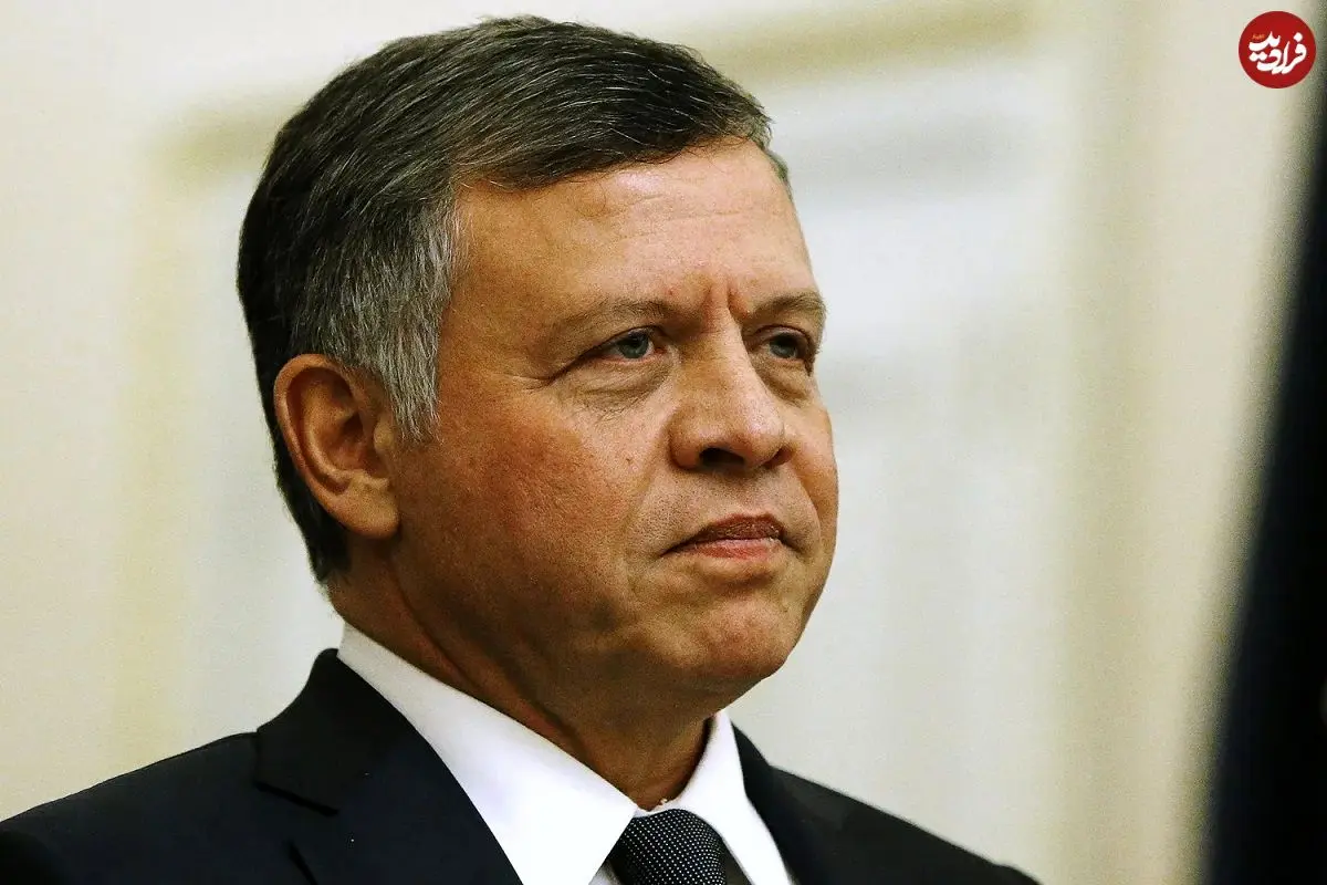 عکس| سفر در زمان؛ «ملک عبدالله دوم، پادشاه اردن» در مراسم معرفی دولت جدید؛ سال 1377