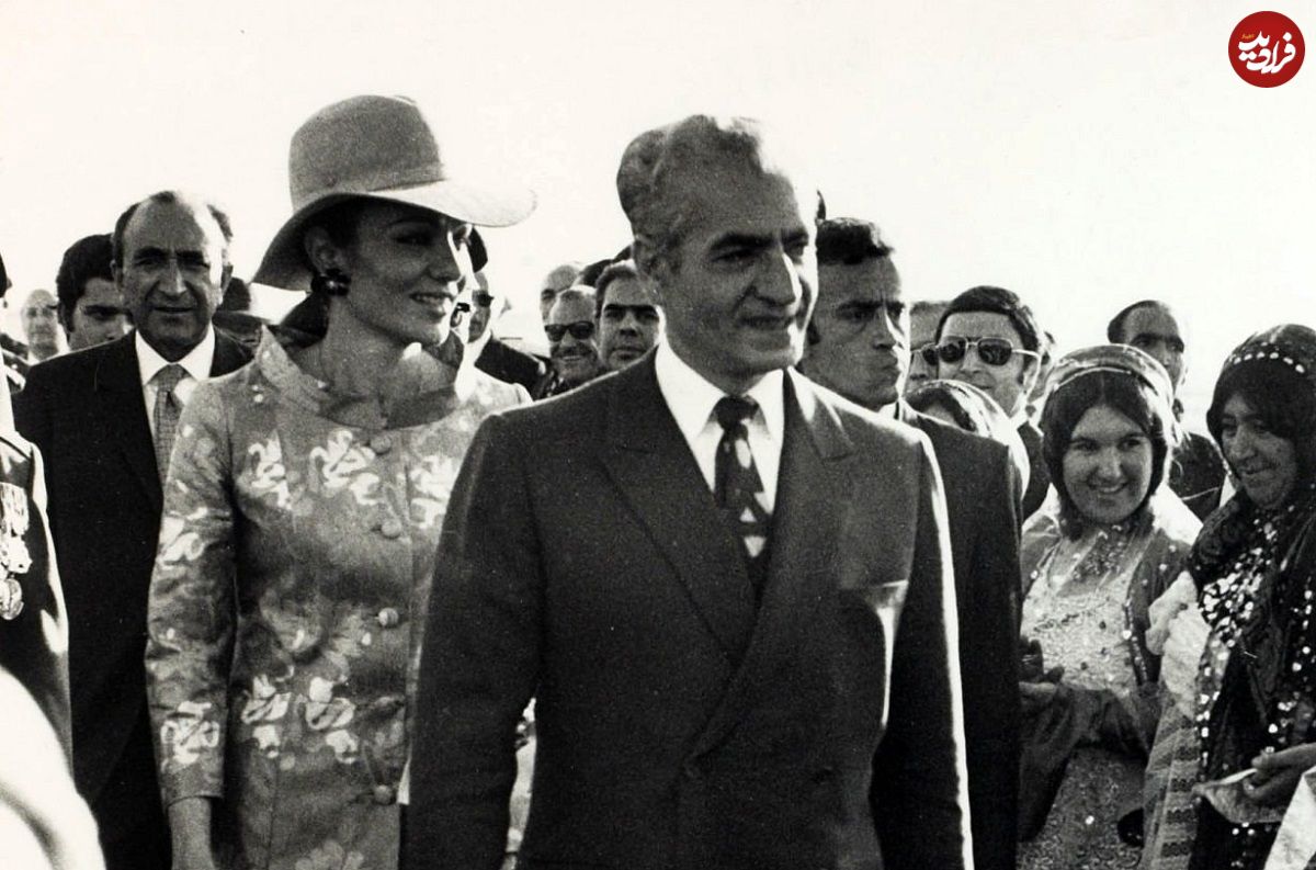 عکس؛ سفر در زمان؛ تفرج «محمدرضا پهلوی و همسر سوم اش» در پاریس؛ سال 1348