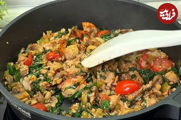 ببینید| طرز تهیه یک غذای ساده و جدید با تن ماهی و اسفناج
