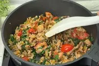 ببینید| طرز تهیه یک غذای ساده و جدید با تن ماهی و اسفناج