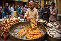 ببینید؛ غذای خیابانی در پاکستان؛ پاکورای ماهی، ماهی کبابی و سرخ شده در کراچی
