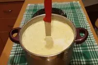 (ویدئو) چگونه ماست سنگی را با 3 لیتر شیر در خانه درست کنیم؟