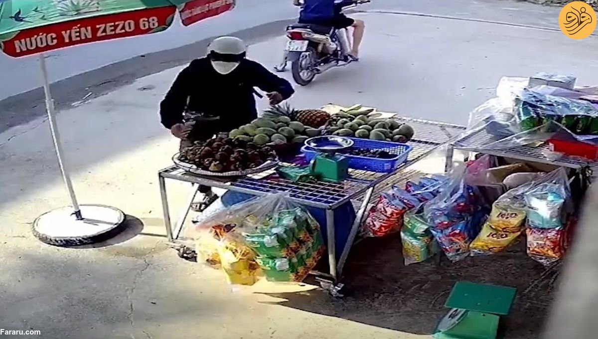 (ویدئو) سارق میوه فروشی هنگام فرار سقوط کرد