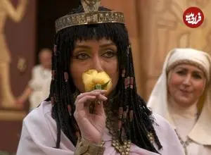 عکس| سفر زمان؛ ژست جالب «زلیخا» در کنار پسرش؛ سال 1400
