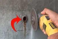 (ویدئو) نحوه تعویض لوله فلزی آب داخل دیوار به روش یک لوله کش اسپانیایی