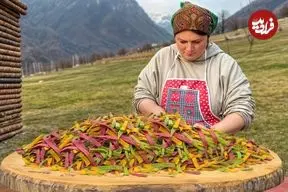 ببینید| غذای روستایی در آذربایجان؛ تهیه پاستای رنگی با لبو، اسفناج و زردچوبه