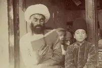 عکس| سفر زمان؛ تصویری از یک «مکتب‌خانه» در تهران در دوران ناصرالدین شاه