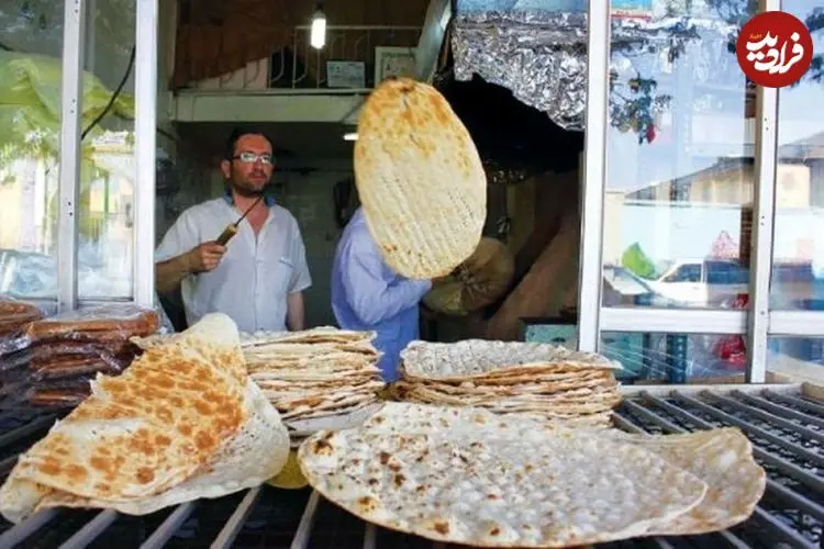 عکس| سفر به تهران قدیم؛ تصویری از یک «نانوایی تافتونی» در تهران؛ سال 1346