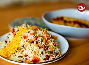 طرز تهیه زرشک پلو با مرغ ریش‌ریش؛ طعمی اصیل، مجلسی و متفاوت