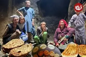 ببینید| غذای روستایی در افغانستان؛ پخت نان سنتی در تنور و خوراک کدو سبز 