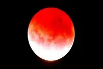 عکس؛ ثبت لحظه ای زیبا و خاص از ماه گرفتگی شب گذشته در تهران 
