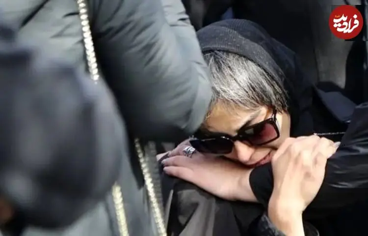 ببینید| گریه‌های تلخ نیلوفر شهیدی برای اسفندیار شهیدی؛ گله مندم ازت پدر