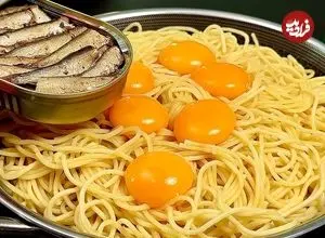 ببینید| با تخم مرغ، پاستا و کنسرو ساردین این غذای جدید را درست کنید
