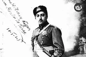 عکس| سفر به تاریخ؛ محمدحسن‌میرزا، ولیعهد احمدشاه در یک مراسم و در دارالحکومه تبریز