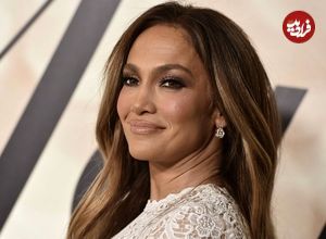 عکس| سفر در زمان؛ «جنیفر لوپز» در مراسم جوایز موزیک ویدیوی ام‌تی‌وی؛ سال 1376