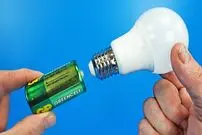 (ویدئو) چگونه با یک باتری قلمی لامپ ال ای دی(LED) را تعمیر کنیم؟