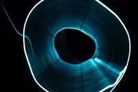 کشف چیزی که سریع‌تر از نور حرکت می‌کند!