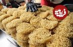 ببینید؛ غذای خیابانی در تایلند؛ نودل سرخ شده با سبزیجات و میگو در بانکوک