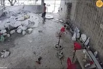 (ویدئو) برق گرفتگی وحشتناک کودک بازیگوش و واکنش پدرش