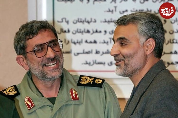 عکس؛ سفر به تاریخ؛ بوسۀ «سردار قاآنی» بر پیشانی «پسر سردار سلیمانی»؛ سال 1403
