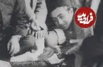 عکس| سفر زمان؛ «تخته‌نردبازی ملیجک و درباریان ناصرالدین شاه» در یکی از سفرها