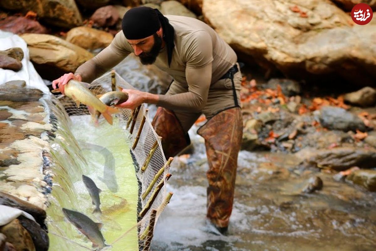(ویدئو) ساخت یک تله ابتکاری با لوله پلاستیکی برای صید ماهی های رودخانه