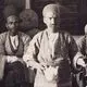 عکس| سفر زمان؛ تاجران ایرانی در حال استراحت در یک کاروانسرا در دوران قاجار