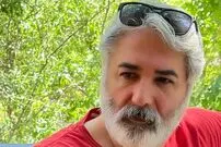 عکس| سفر به گذشته؛ «مهدی صبایی» در اتاق گریم سریال سوجان؛ سال 1402