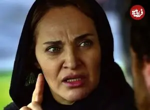 عکس| سفر زمان؛ «رویا نونهالی» در حال اهدای جایزه به «شهاب حسینی»؛ 15 سال قبل