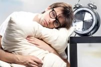 همیشه خسته‌اید؟ شاید یک اختلال نادر دارید که حتی بلند شدن از تخت را سخت می‌کند!