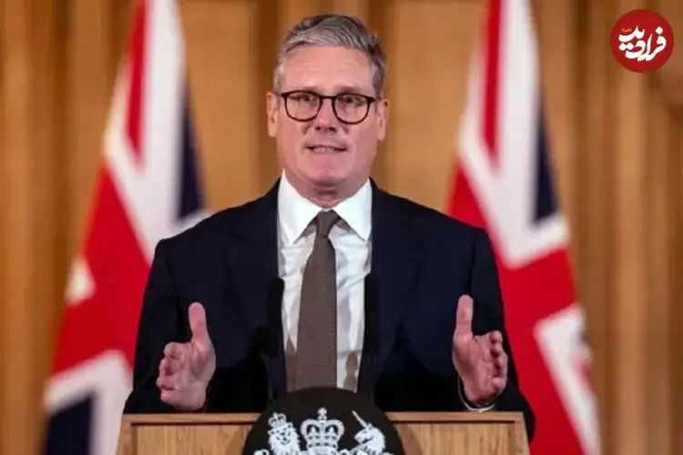 ببینید| عینک دودی به تقلید از مکرون! | رفتار جالب نخست‌وزیر انگلیس را ببینید