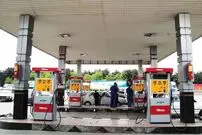 ببینید؛ ضرب و شتم کارگر پمپ بنزین بوکان به دلیل تذکر عدم استفاده از تلفن همراه در جایگاه سوخت